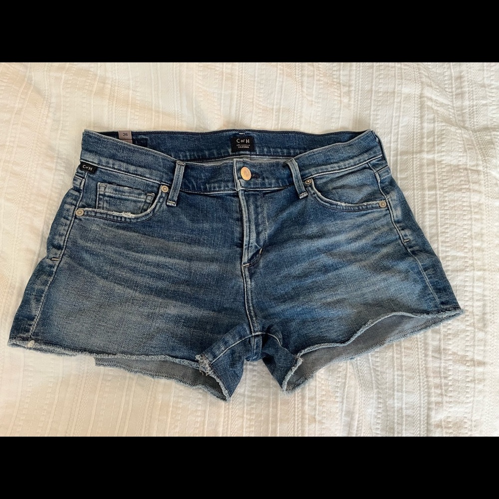 Citizens of Humanity denim shorts in size 26. Lightly worn & in good condition!
